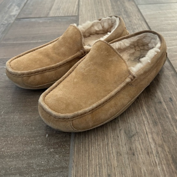 UGG Australia Ascot Chestnut Suede Slippers Loafers Men’s size 9 main image 8